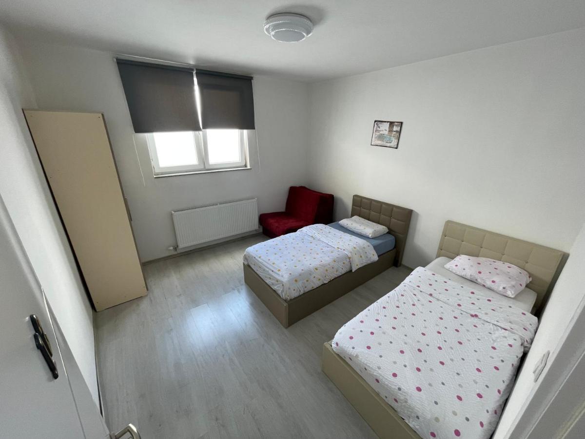 Got Prishtina Hostel พริสตีนา ภายนอก รูปภาพ